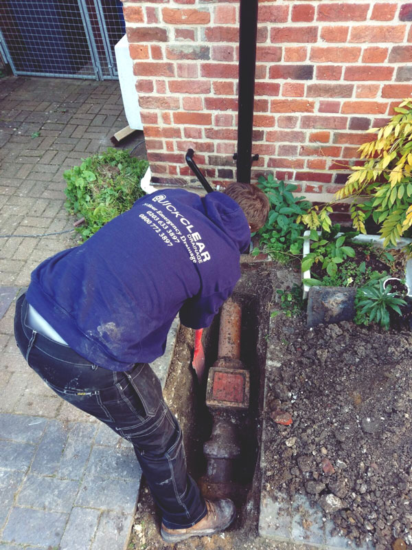 Quick Clear Drainage engineer unblocking drains