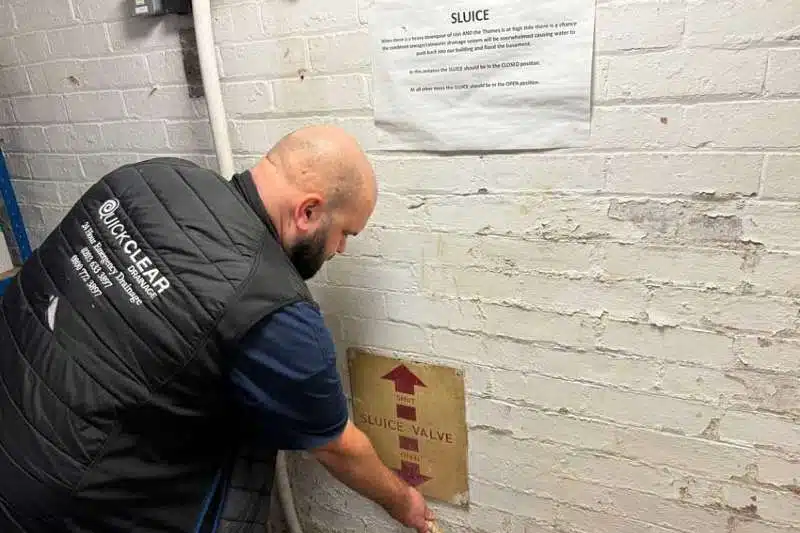 Blocked drain in London - Flooding emergency response - Quick Clear Drainage